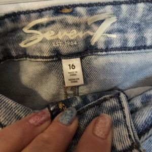 Seven7 Light Blue Wash Women's Jeans - Faded Denim Look